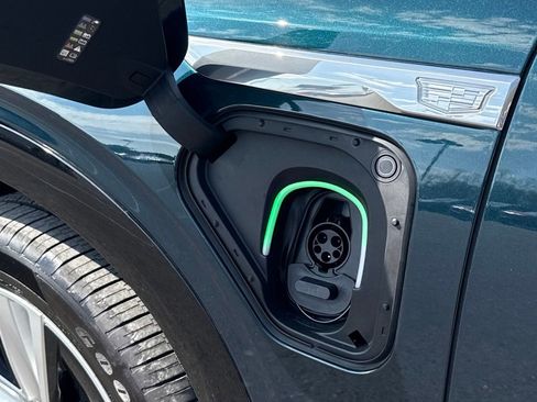 Certified 2026 Cadillac Vistiq Luxury image 18