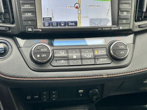 Used 2016 Toyota RAV4 SE image 22