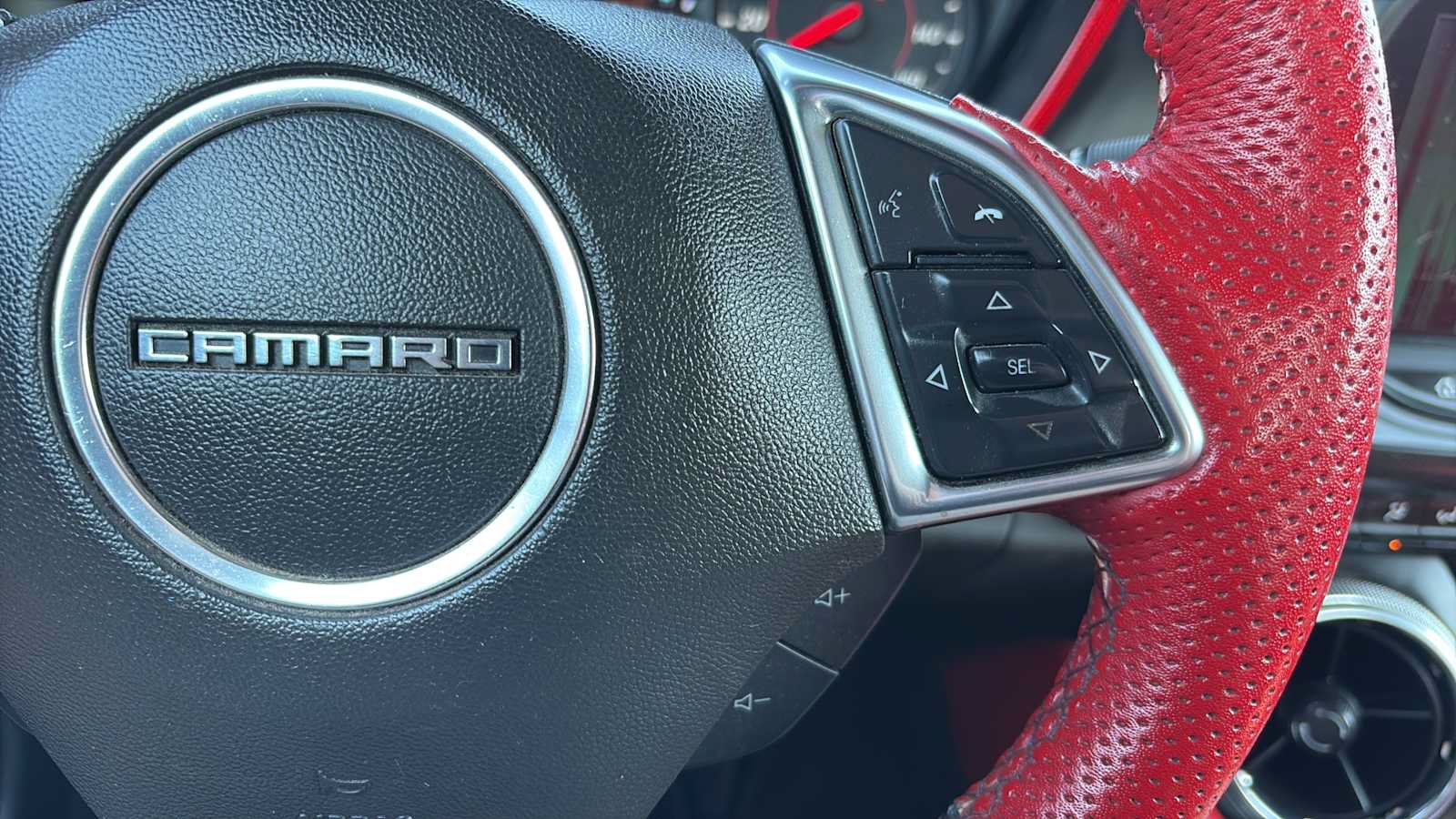 Used 2017 Chevrolet Camaro LT RWD image 15
