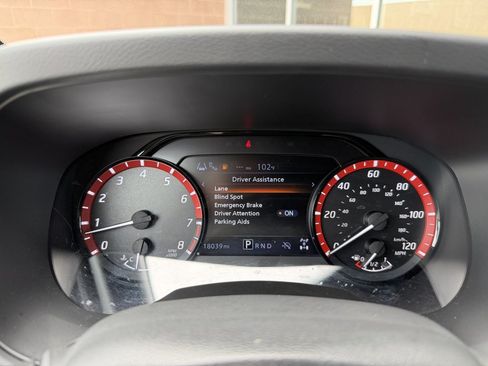 Used 2025 Nissan Frontier PRO-4X AWD/4WD image 23