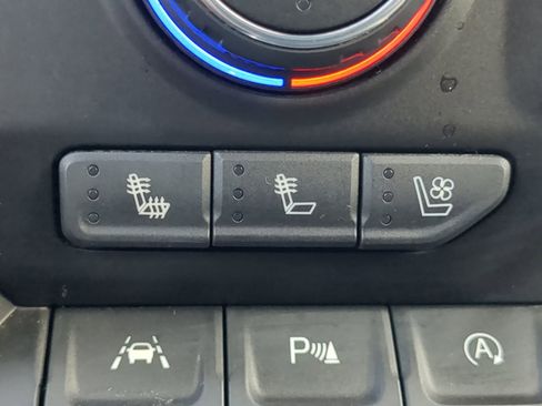 Used 2019 Chevrolet Silverado 1500 High Country w/ Technology Package AWD/4WD image 63