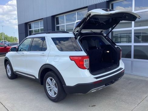 Used 2023 Ford Explorer XLT w/ Equipment Group 202A AWD/4WD image 13
