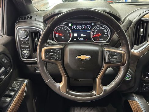 Used 2019 Chevrolet Silverado 1500 High Country w/ Technology Package AWD/4WD image 24
