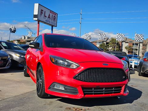 Used 2015 Ford Focus ST w/ Equipment Group 402A image 1