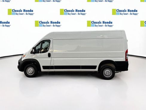 Used 2025 RAM ProMaster 2500 w/ Convenience Group FWD image 4