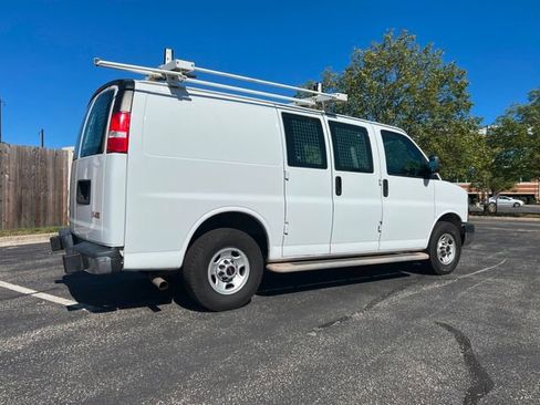 Used 2019 GMC Savana 2500 w/ Driver Convenience Package image 10