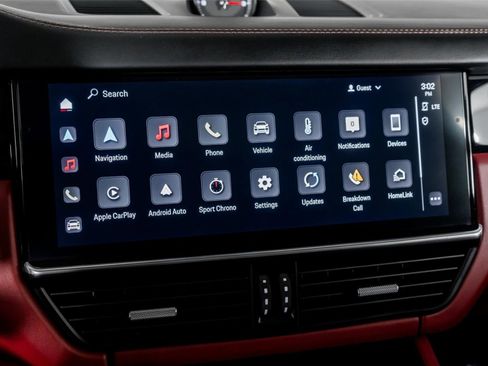 Used 2023 Porsche Cayenne Platinum Edition image 42