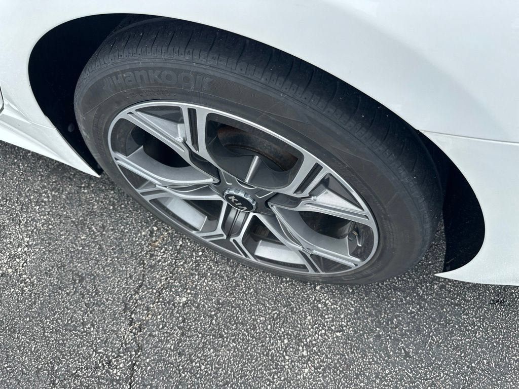 Used 2020 Kia Stinger GT-Line w/ Sun & Sound Package AWD/4WD image 8