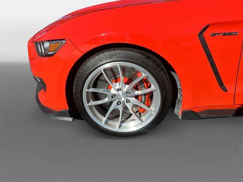 Used 2016 Ford Mustang Shelby GT350 w/ Technology Package image 15