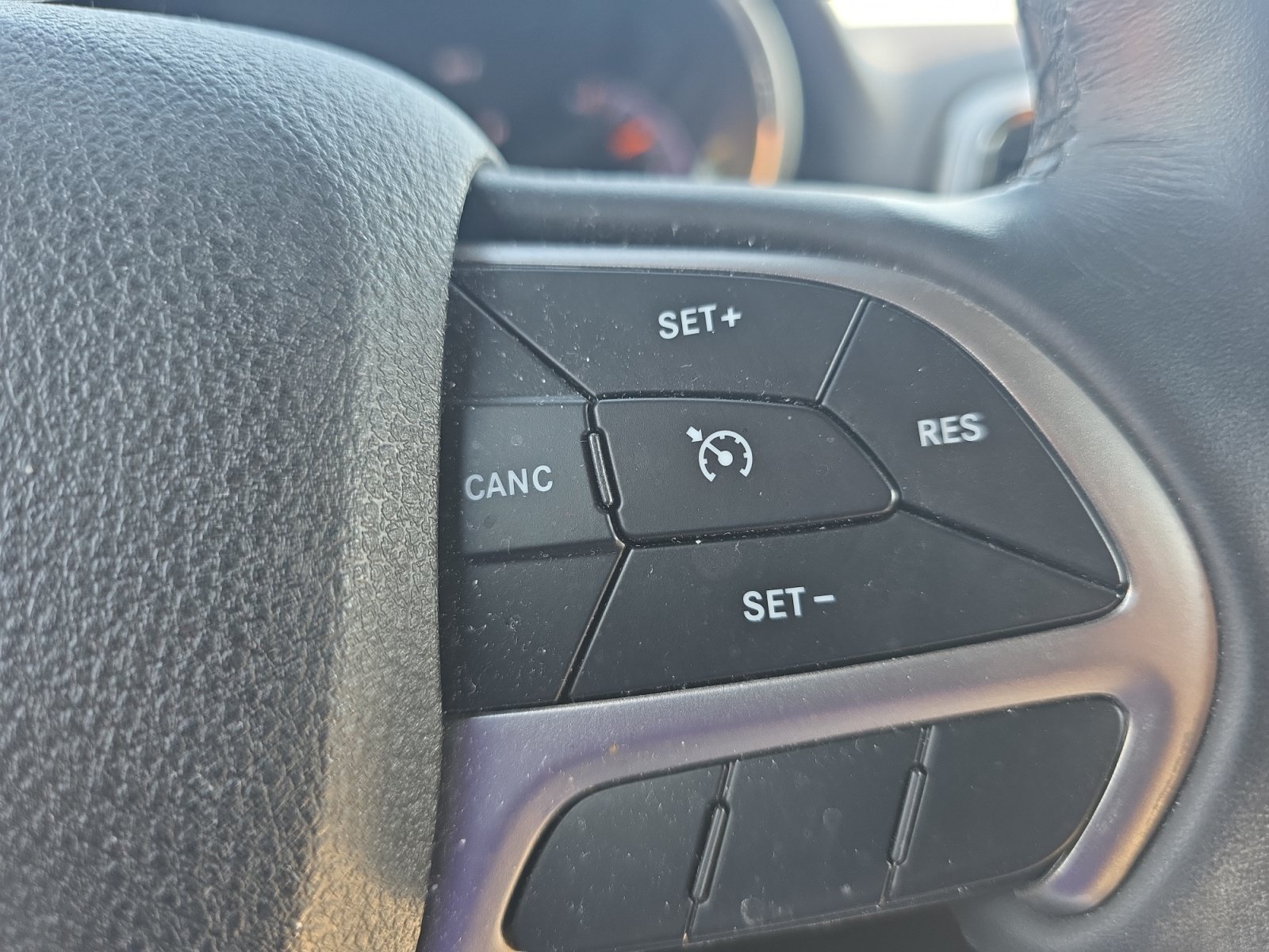 Used 2018 Jeep Grand Cherokee Altitude RWD image 23