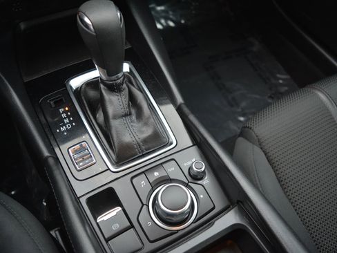 Used 2017 MAZDA MAZDA3 Sport w/ Preferred Equipment Package image 18