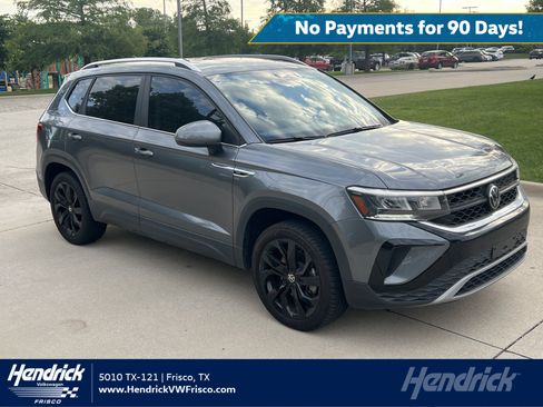 Certified 2023 Volkswagen Taos SE w/ Panoramic Sunroof Package FWD image 1