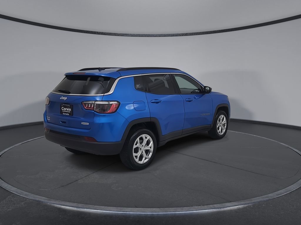 Used 2024 Jeep Compass Latitude AWD/4WD image 16