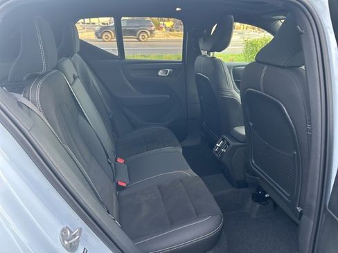 Certified 2025 Volvo XC40 B5 Plus image 13