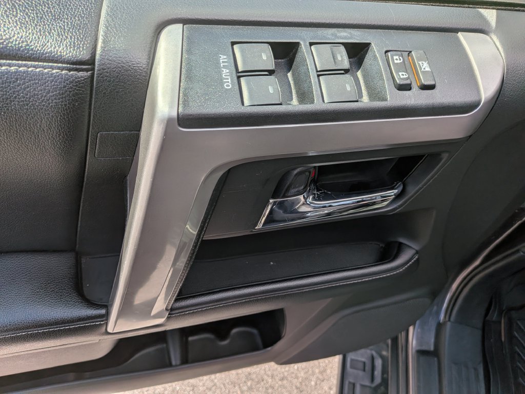 Used 2019 Toyota 4Runner SR5 AWD/4WD image 9