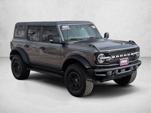 Used 2023 Ford Bronco Wildtrak image 3