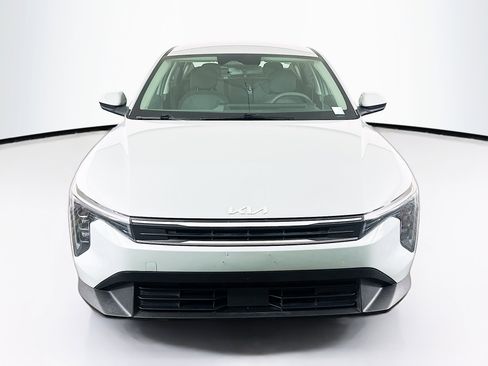 Used 2025 Kia K4 LXS image 2