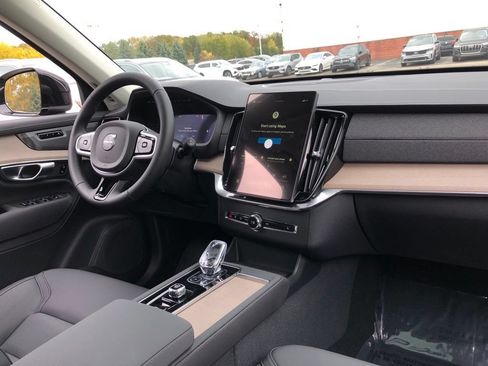 Used 2026 Volvo XC90 B6 Plus w/ Protection Package Premier AWD/4WD image 11