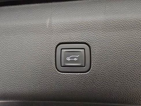 Used 2023 Buick Enclave Essence w/ Experience Buick Package AWD/4WD image 38