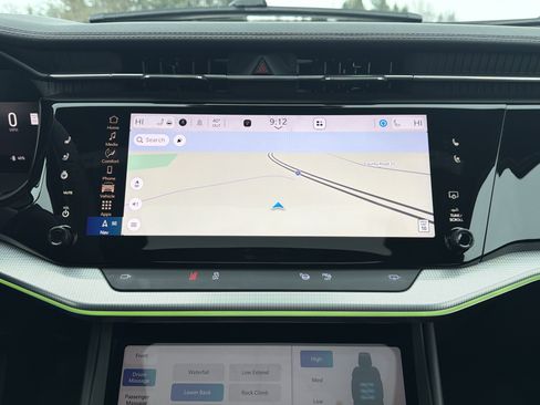 Used 2024 Jeep Wagoneer Launch Edition image 8