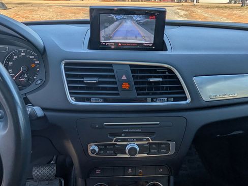 Used 2018 Audi Q3 2.0T Premium Plus w/ Premium Plus Package image 29