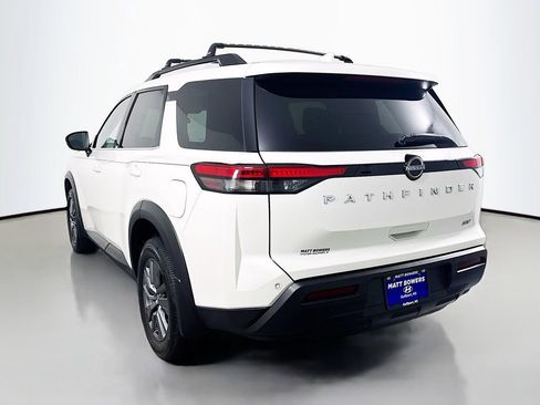 Used 2024 Nissan Pathfinder SV FWD image 7