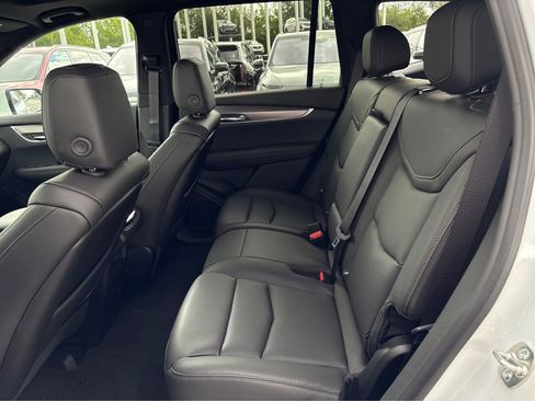 Used 2025 Cadillac XT6 Luxury image 10
