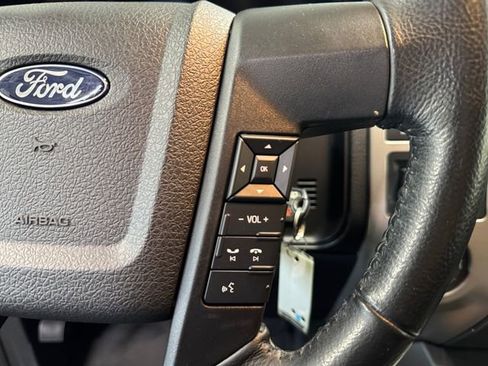 Used 2016 Ford Expedition XLT w/ Equipment Group 202A AWD/4WD image 18