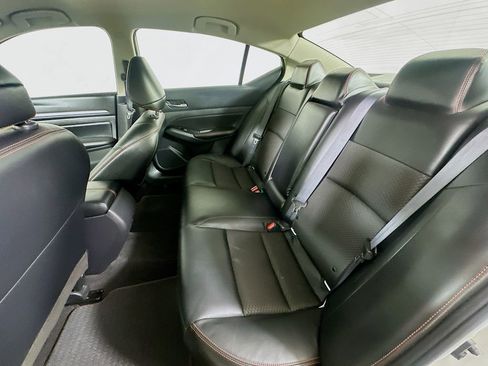 Used 2024 Nissan Altima 2.5 SR FWD image 13