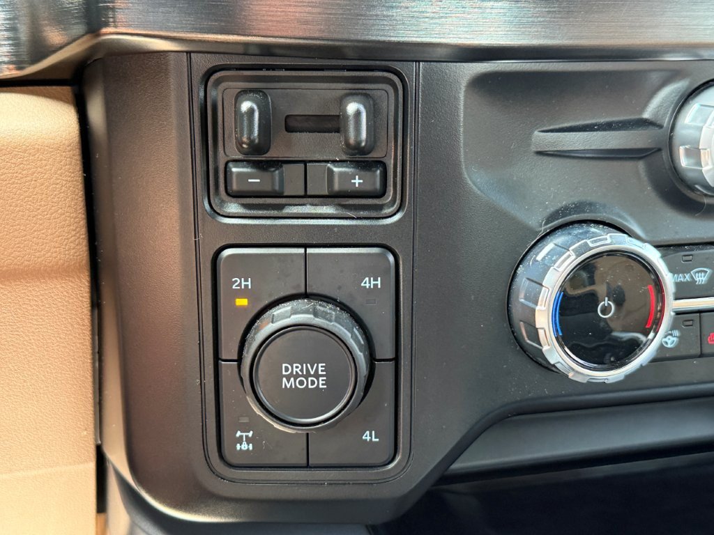Used 2024 Ford F250 Lariat w/ Sport Appearance Package AWD/4WD image 37