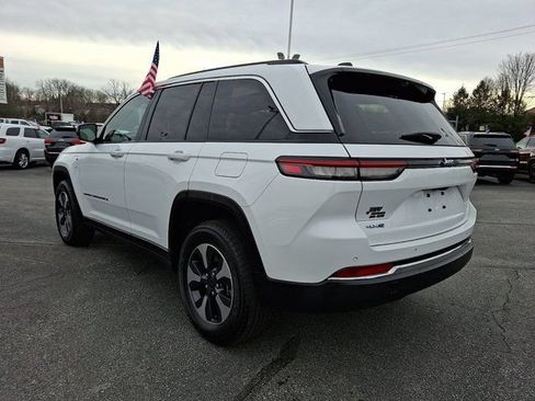 Used 2022 Jeep Grand Cherokee Limited 4xe w/ Luxury Tech Group II AWD/4WD image 4