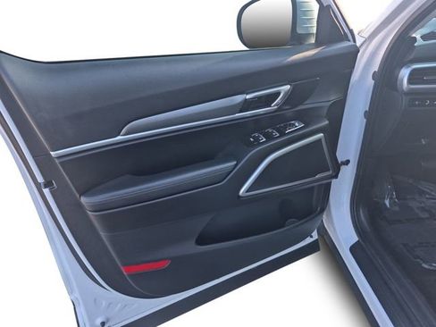 Used 2021 Kia Telluride LX image 11