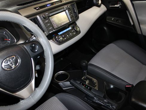 Used 2014 Toyota RAV4 XLE FWD image 16