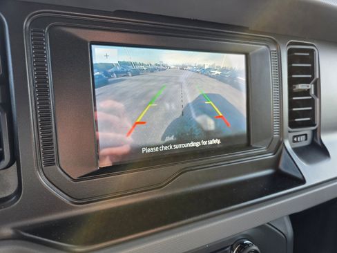 Certified 2022 Ford Bronco Base image 19