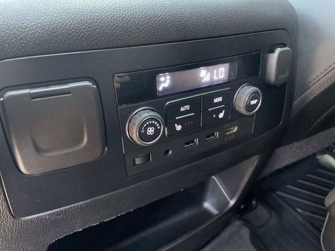 Used 2019 GMC Yukon Denali w/ Denali Ultimate Package AWD/4WD image 16