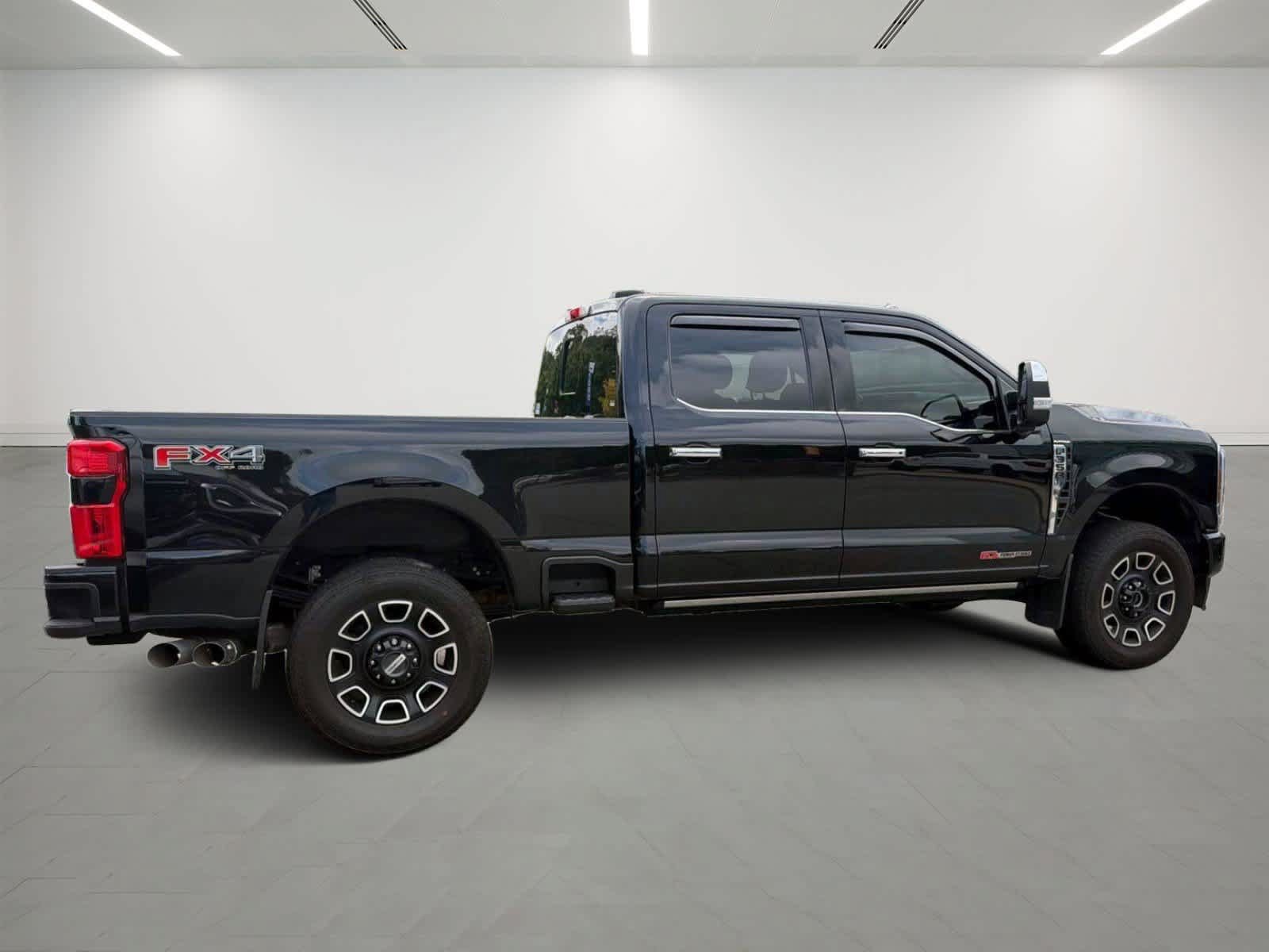 Used 2024 Ford F350 Platinum w/ FX4 Off-Road Package AWD/4WD image 4