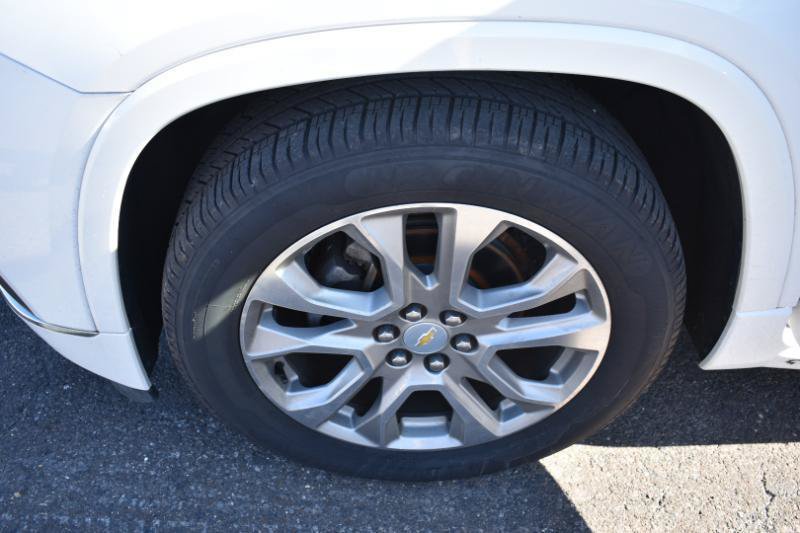 Used 2019 Chevrolet Traverse Premier w/ LPO, 'HIT The Road' Package AWD/4WD image 27