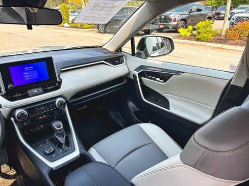 Certified 2024 Toyota RAV4 XLE Premium AWD/4WD image 18