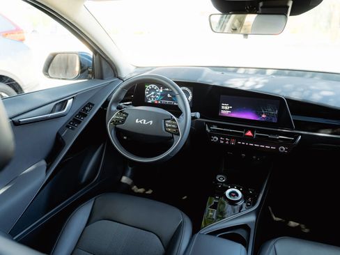 Used 2023 Kia Niro Wind FWD image 19