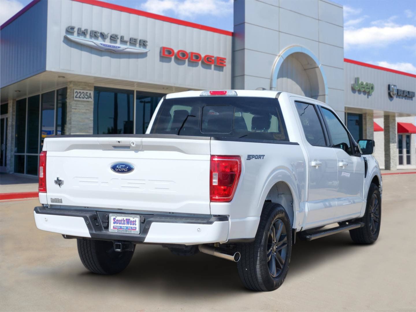 Used 2023 Ford F150 XLT w/ Equipment Group 302A High RWD image 5
