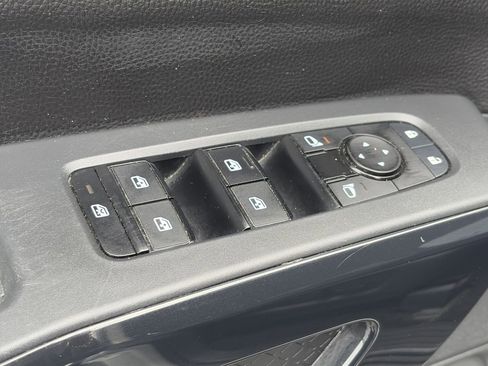 Certified 2024 Nissan Pathfinder SV FWD image 15
