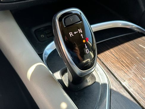 Used 2021 Buick Enclave Premium w/ Sun and Sites Package image 20