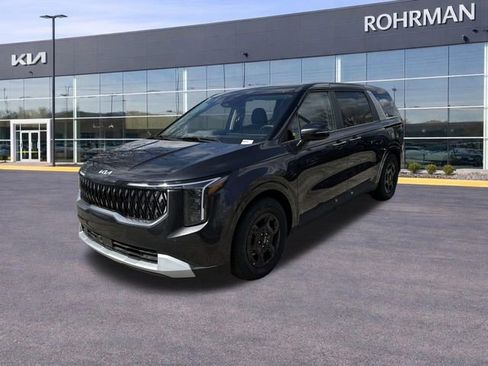 New 2026 Kia Carnival FWD image 2