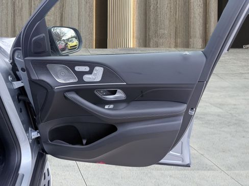 Used 2025 Mercedes-Benz GLE 450e 4MATIC w/ AMG Line Exterior image 77