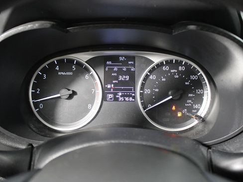 Used 2024 Nissan Versa S w/ Trunk Package FWD image 17