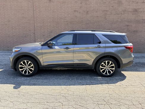 Used 2023 Ford Explorer ST-Line w/ Class IV Trailer Tow Package AWD/4WD image 2