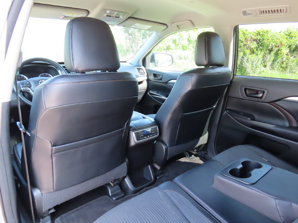 Used 2016 Toyota Highlander Plus AWD/4WD image 29