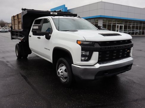 Used 2020 Chevrolet Silverado 3500 W/T w/ WT Convenience Package image 2