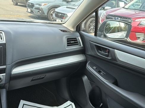 Used 2017 Subaru Outback 2.5i AWD/4WD image 24