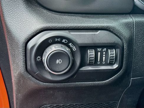 Used 2018 Jeep Wrangler Unlimited Sport S AWD/4WD image 11